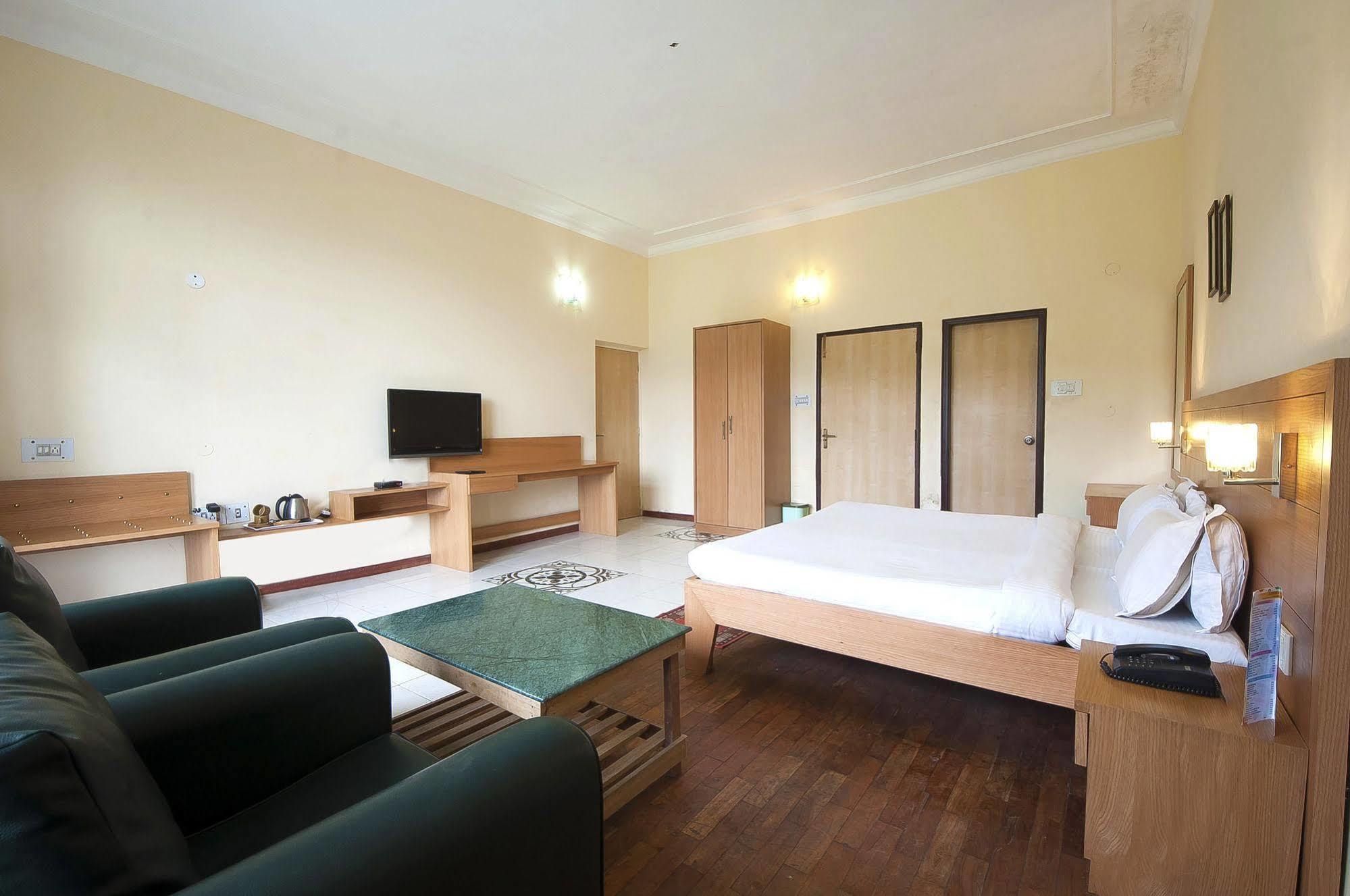 Natureraga Fernhill Resort Чайл Екстериор снимка